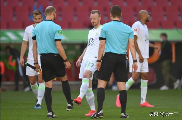 德甲进球静止庆祝,德甲重启观众席