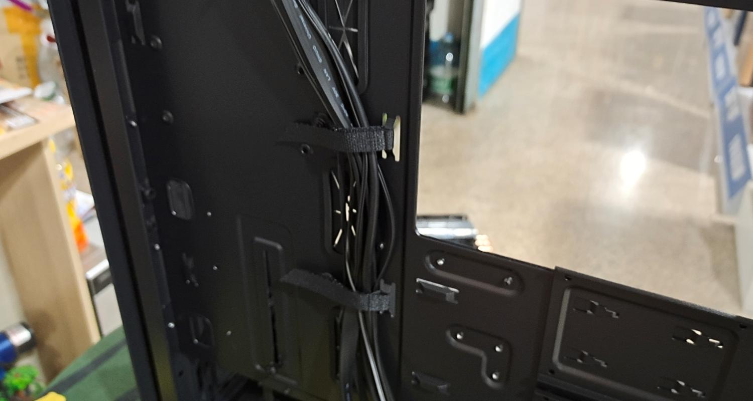 电脑城装机视频教程,九州风神水冷散热器安装过程