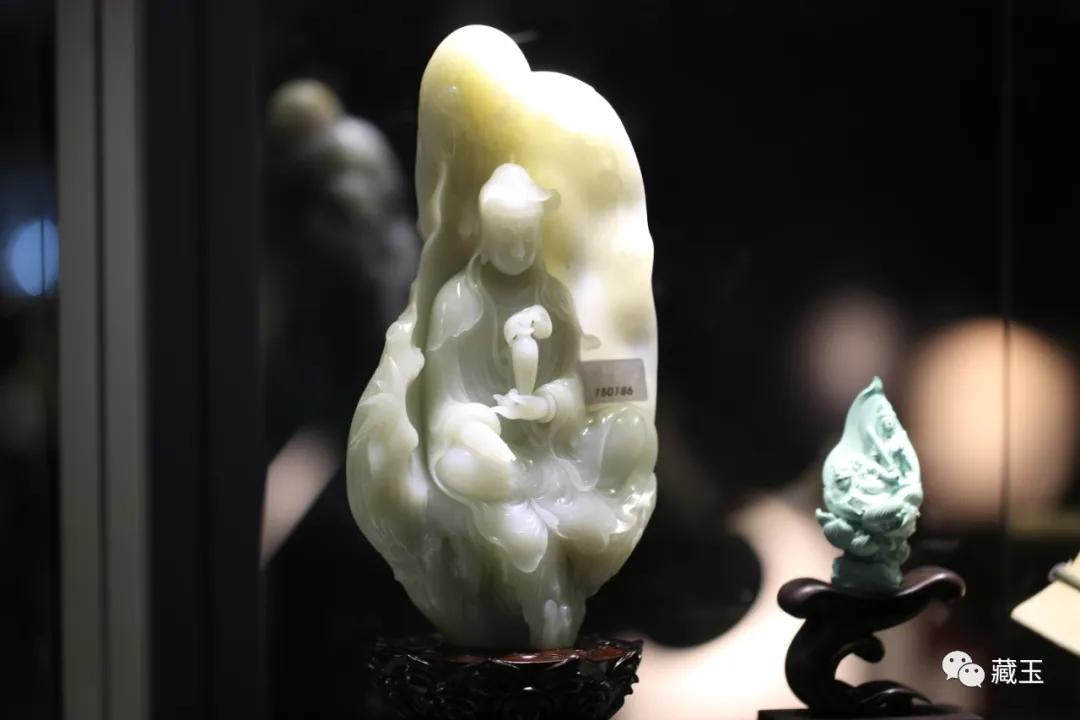 目前和田玉真正籽料的价格,价格过千万的和田玉籽料