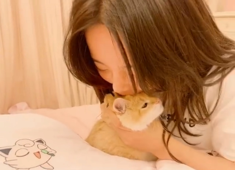 杨超越发视频吐槽狗仔,杨超越吐槽圈内人