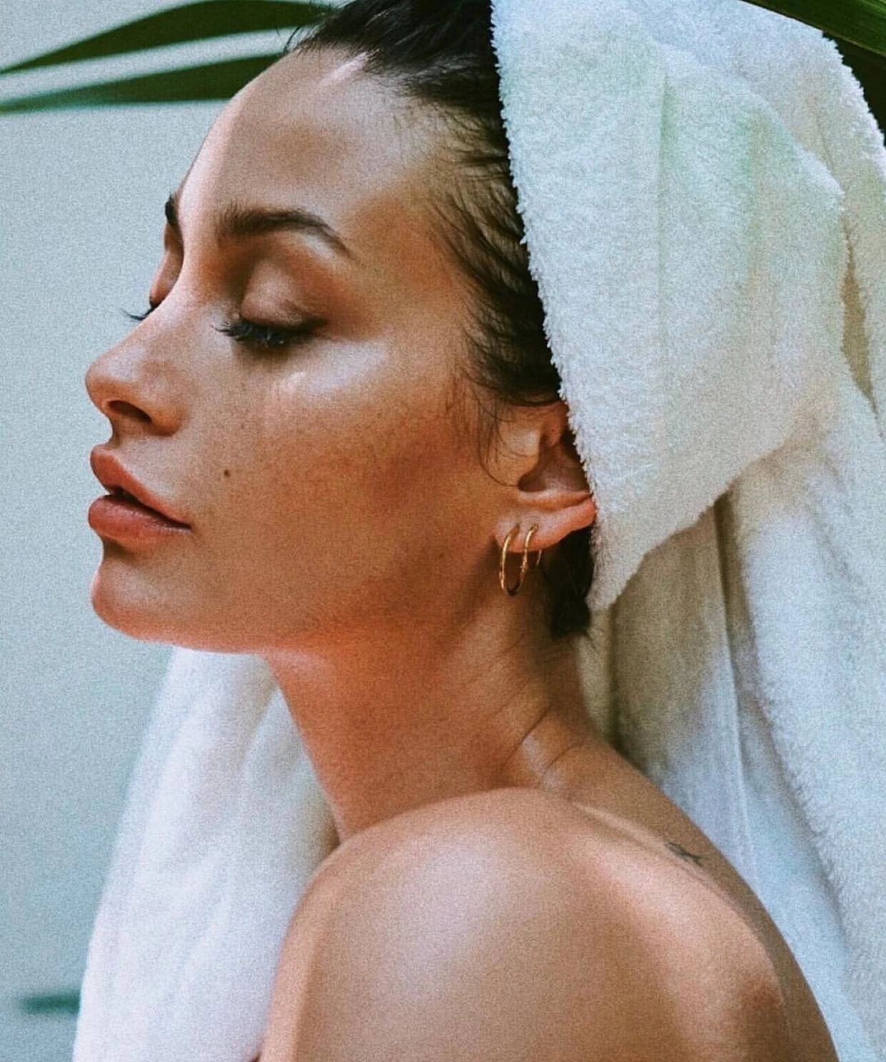 夏日肌肤降温,夏季炎热如何护肤保湿防晒