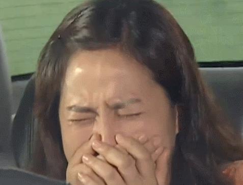 10岁女孩老是说肚子痛什么原因,15岁小姑娘老是喊肚子痛