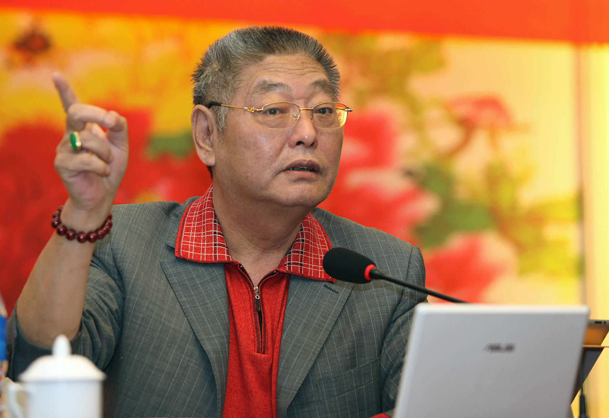 杨怀定赚了多少钱,杨怀定炒股视频