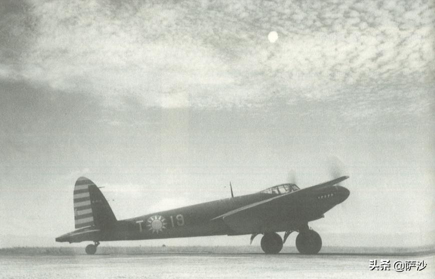 折中国战斗机,折翼战鹰战斗机