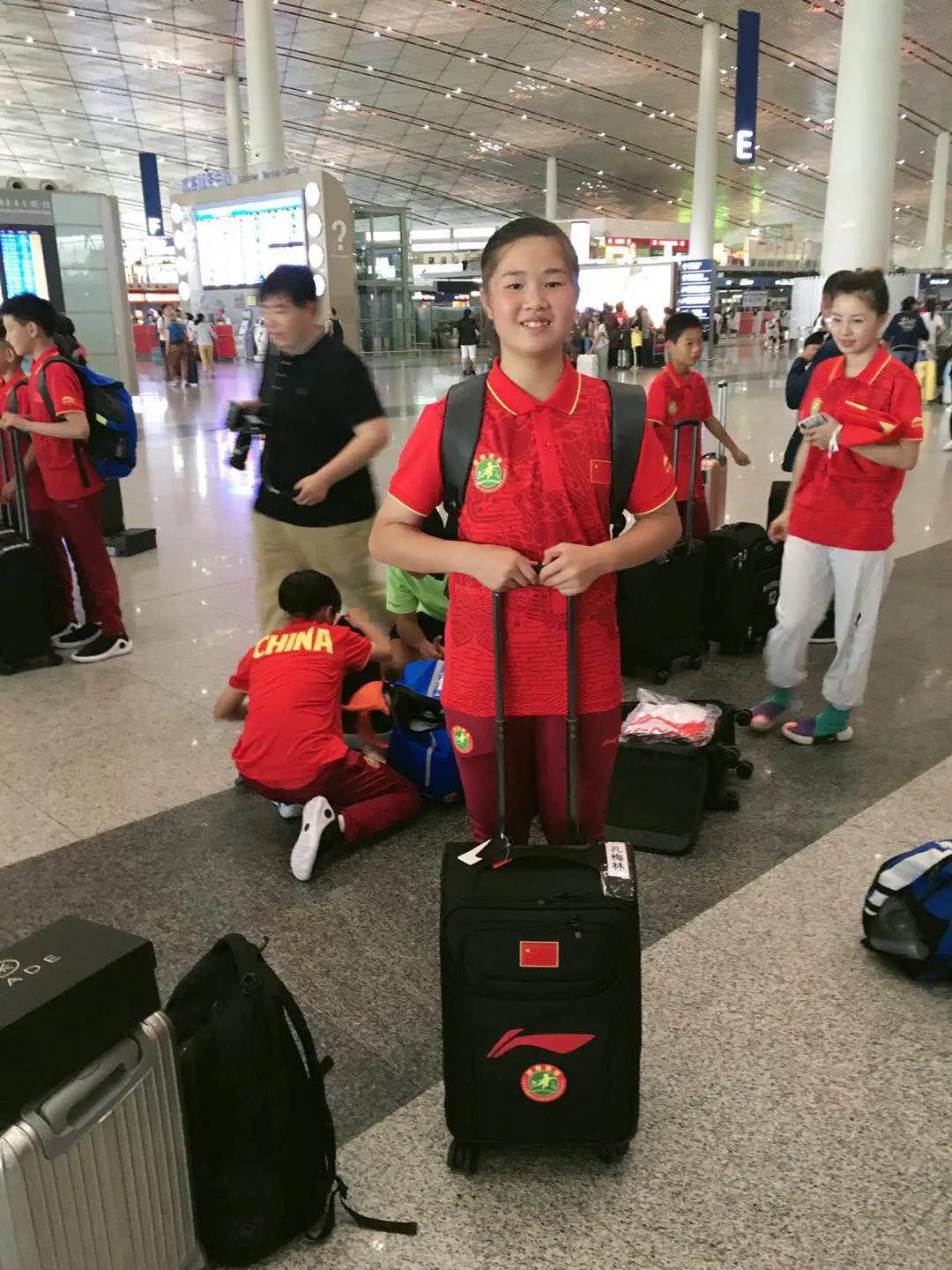 绿茵梦想青训,中国女足校园足球