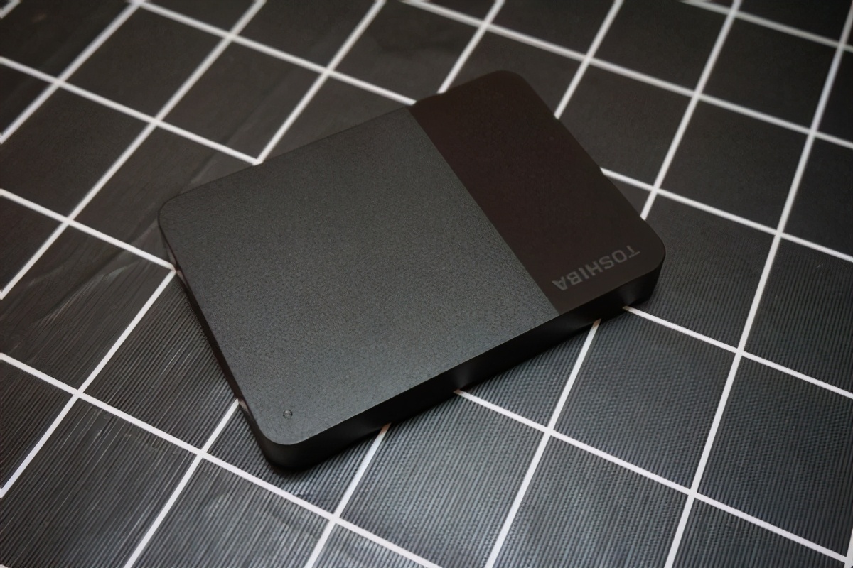 东芝canvio移动硬盘,东芝canviobasics系列移动硬盘盒