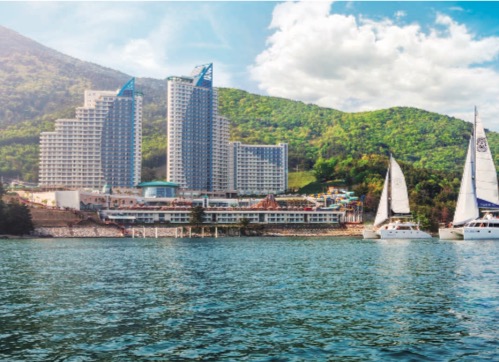 韩国大明山滑雪度假酒店,雪山温泉spa池