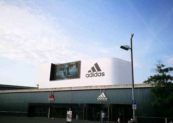 阿迪达斯和彪马的恩怨情仇,阿迪彪马恩怨情仇