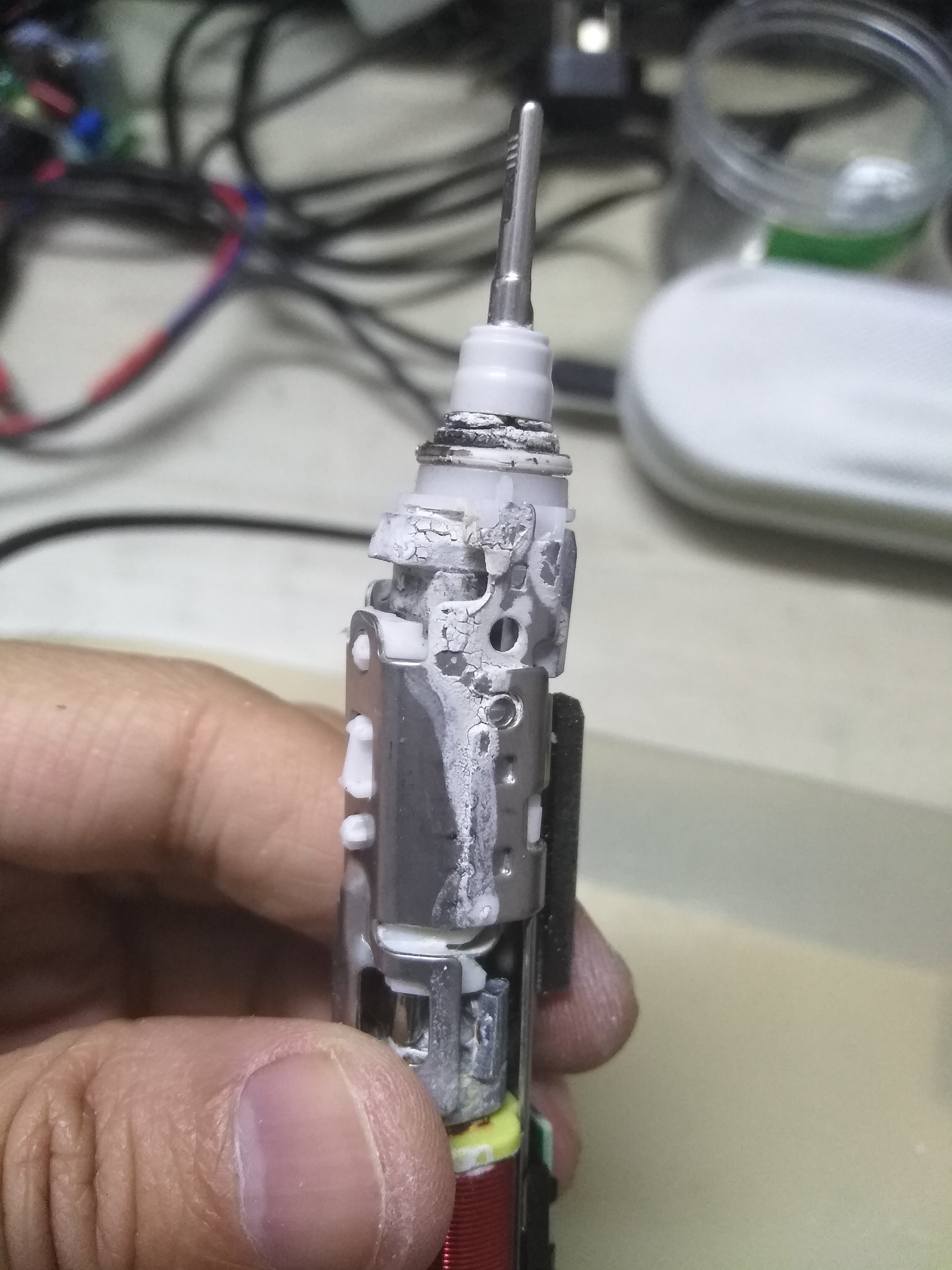 飞利浦电动牙刷6731维修,飞利浦hx99电动牙刷坏了怎么处理