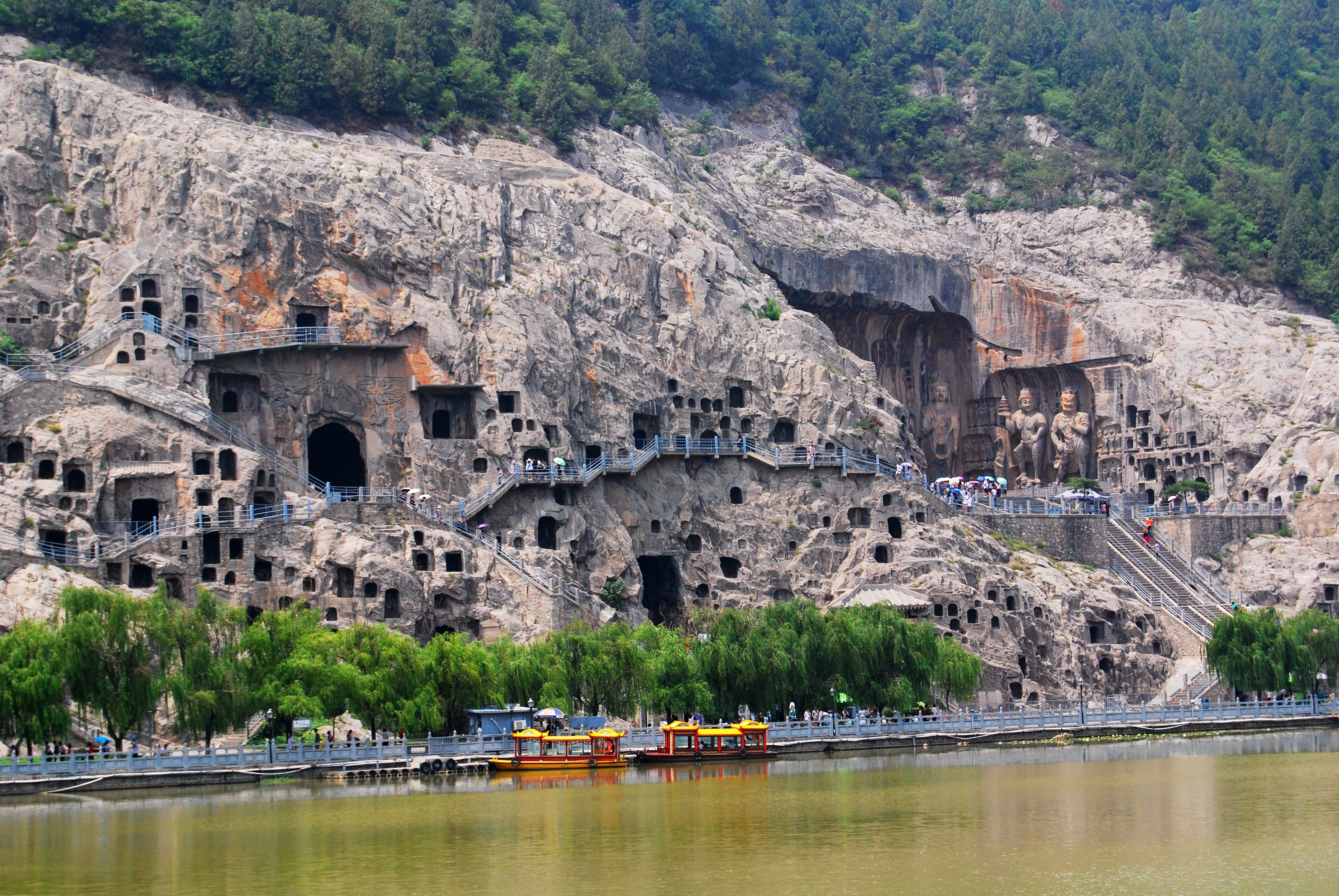 龙门石窟的卢舍那大佛的资料,龙门石窟卢舍那大佛的实际名字