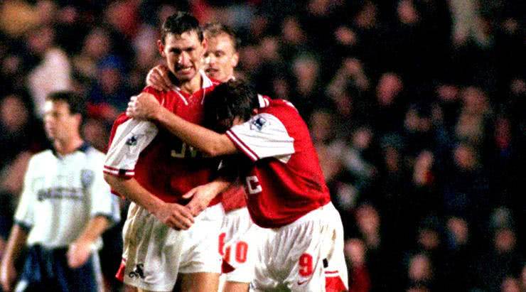 《442》评英超时代10大中卫：费迪南德压特里