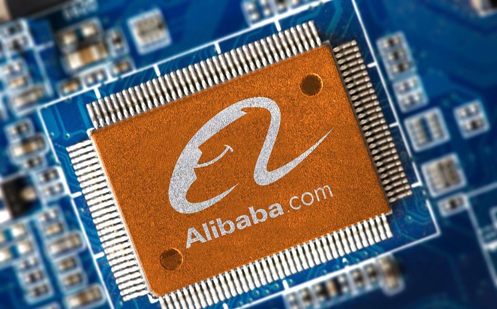 让全中国人民疯狂买买买的阿里巴巴却在AI领域成了超级买家