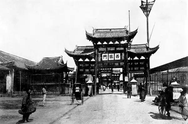 南京相隔百年的照片,南京城景对比图