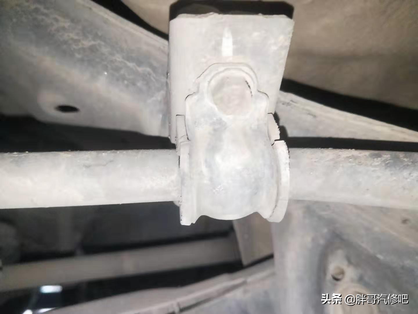 本田CRV底盘异响,crv有冬天减震器异响的毛病吗