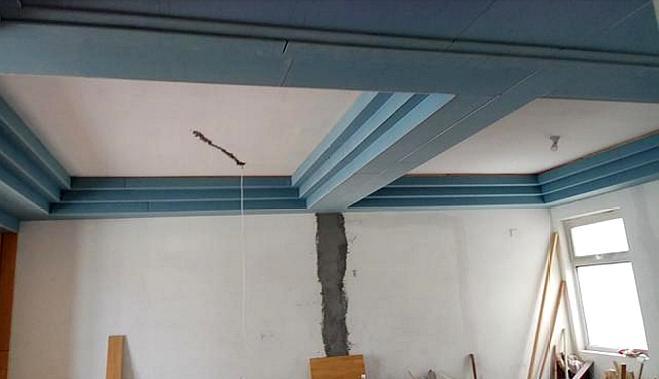 自建房客厅中间有横梁吊顶效果图,客厅中间有横梁怎么处理为好