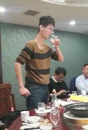 总想证明自己不是“娘炮”的中国男人们也太惨了