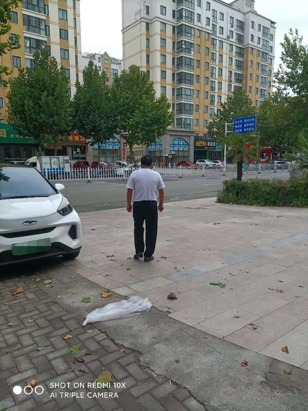 男子拿着母亲生前留下的600万存单,男子拿了30万存单取钱