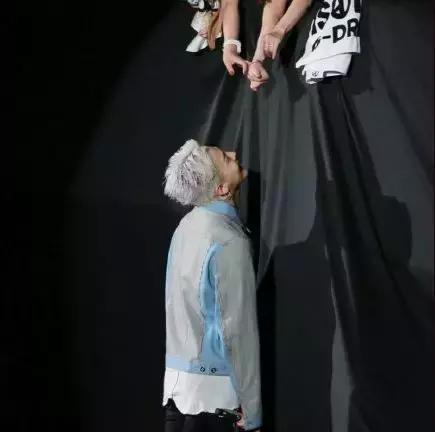 始于颜值，陷于才华，忠于人品，他永远是南韩之光