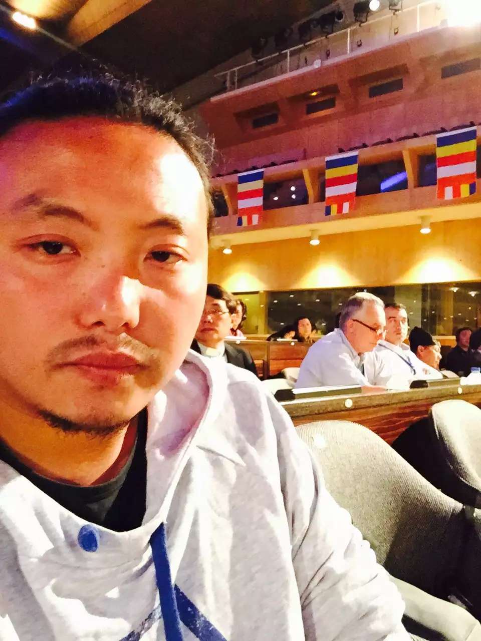 注意啦，此人常驻宁波在全球打着摄影艺术旗号玩弄女孩骗财骗色