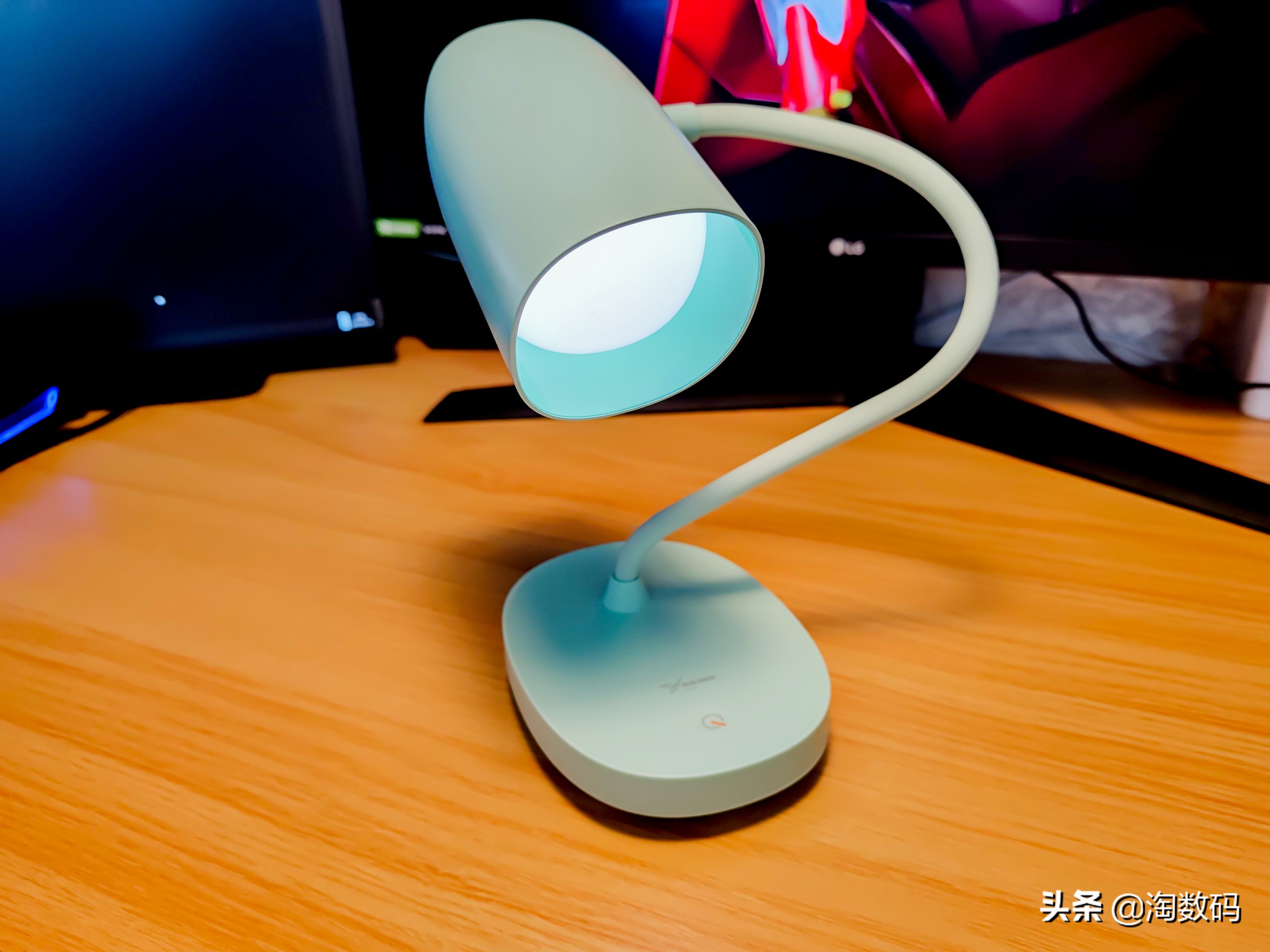 消费降级：3色温无极调光，￥14块9充电式LED学习小台灯晒单简评