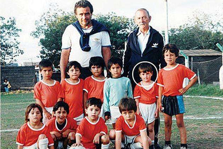 世界足球先生梅西演讲,世界足球先生梅西罗纳尔多