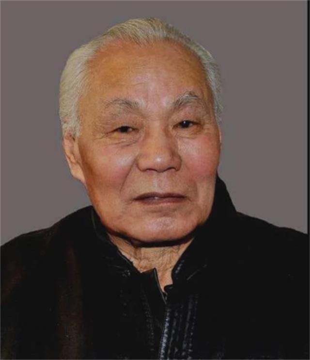 开国中将吴信泉：一生孕育12个子女，8个儿子、4个女儿