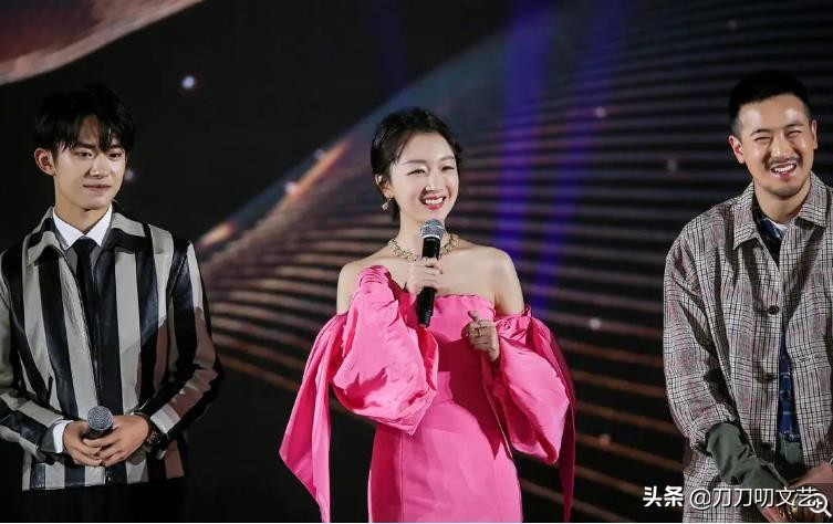 周冬雨少年的你荣获两个奖项,周冬雨获金像奖少年的你影后