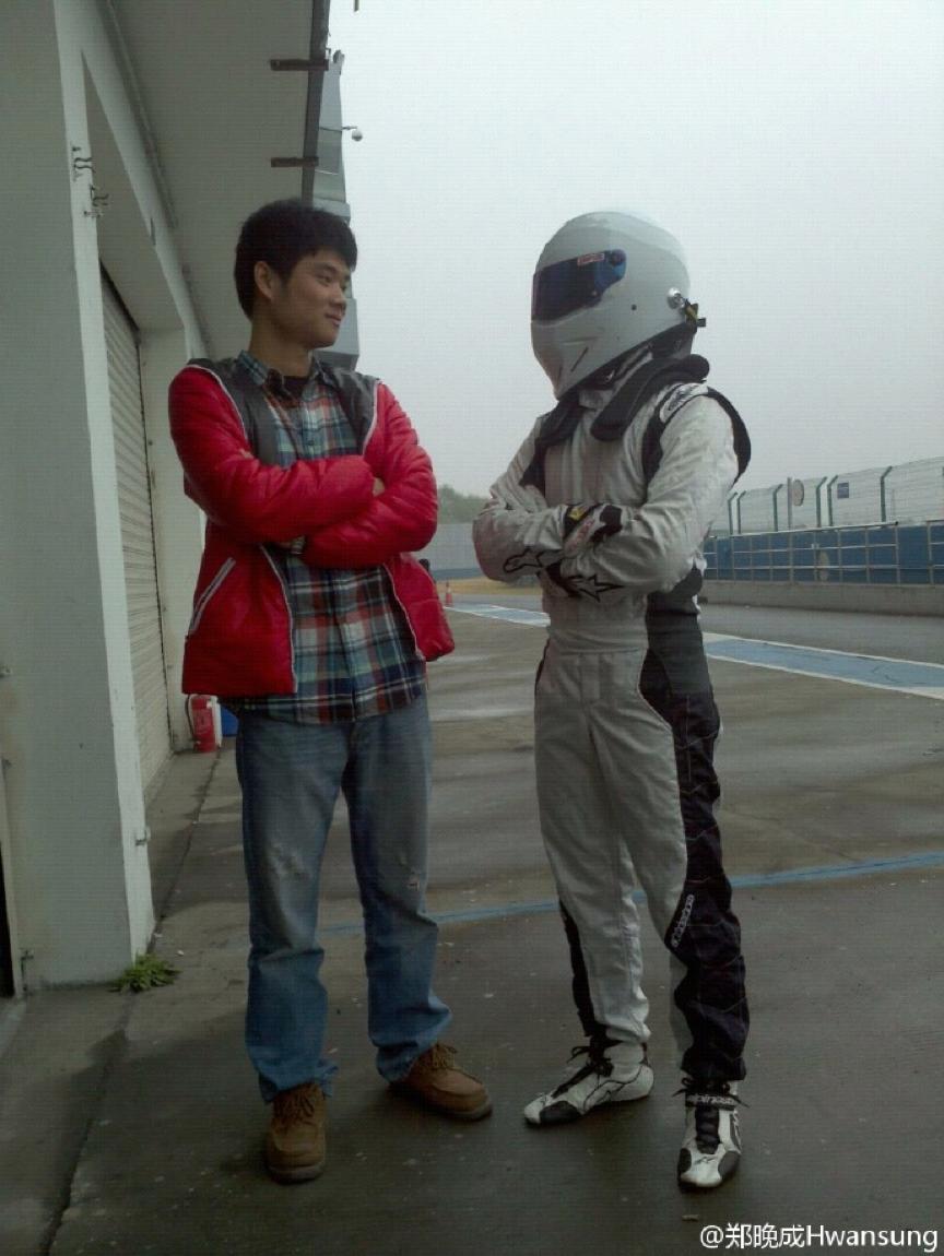 玩赛车游戏当车手,玩赛车很挣钱吗