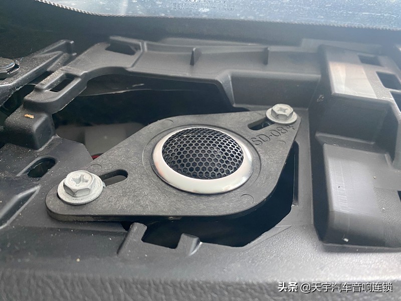 凯美瑞音响改装黄石,经典凯美瑞改二手伊顿音响