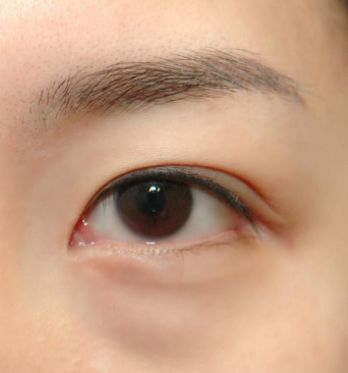 56岁老戏骨新戏开场即火,曾经眼袋都有戏的他,这次好像不一样?