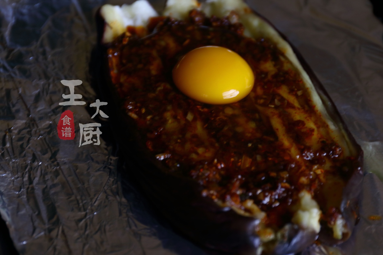 鸡蛋蒜蓉茄子蒸着吃的做法,家庭版蒜泥烤茄子