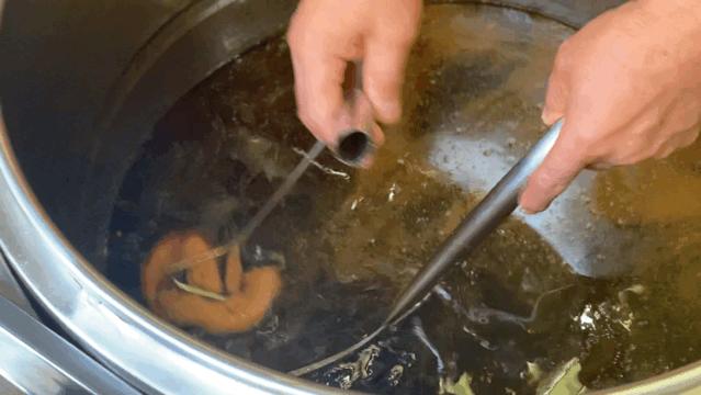 先卤后炸的火锅鸡,先卤后炸全鸡图片