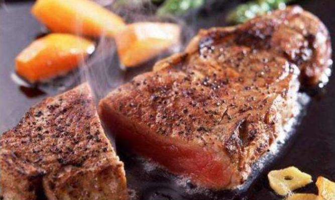 为何有的牛排解冻煎炸后会血流成河？是注水牛排吗？看完懂了