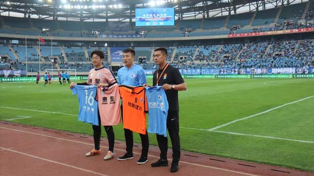 为中国足球喝彩加油,为草根足球加油