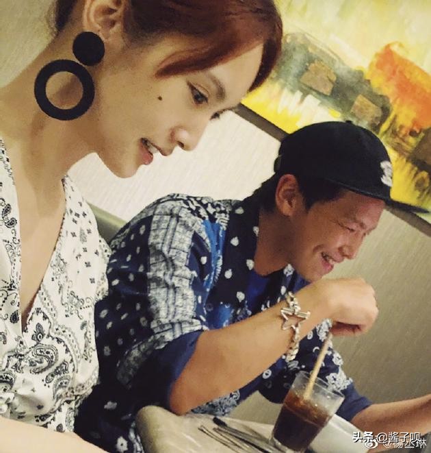 现任和前任女友悼文惊人一致，展现黄鸿升完美人设