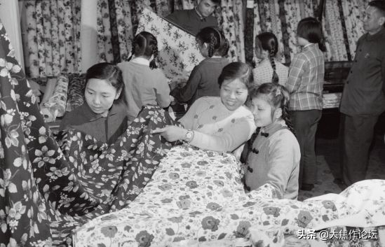 曾经这种衣服在焦作人手一件，穿过的都老了