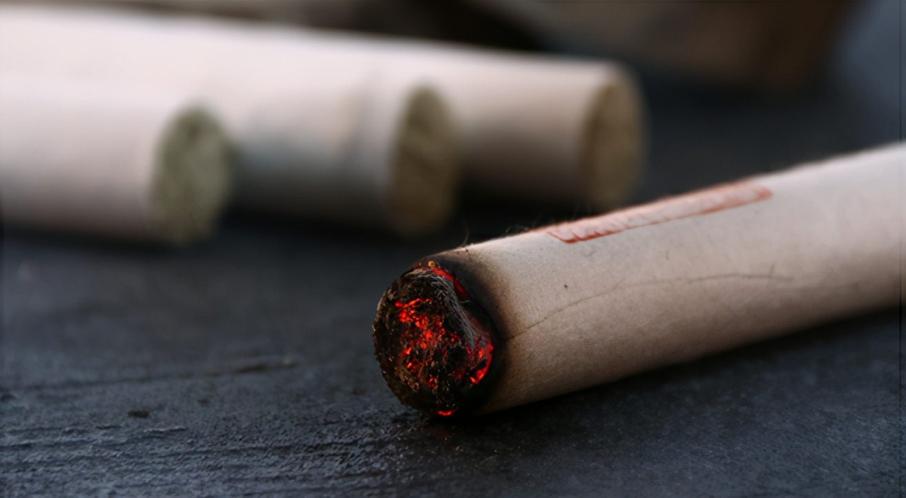 艾灸用哪种工具灸效果最好家用,艾灸工具的正确使用方法