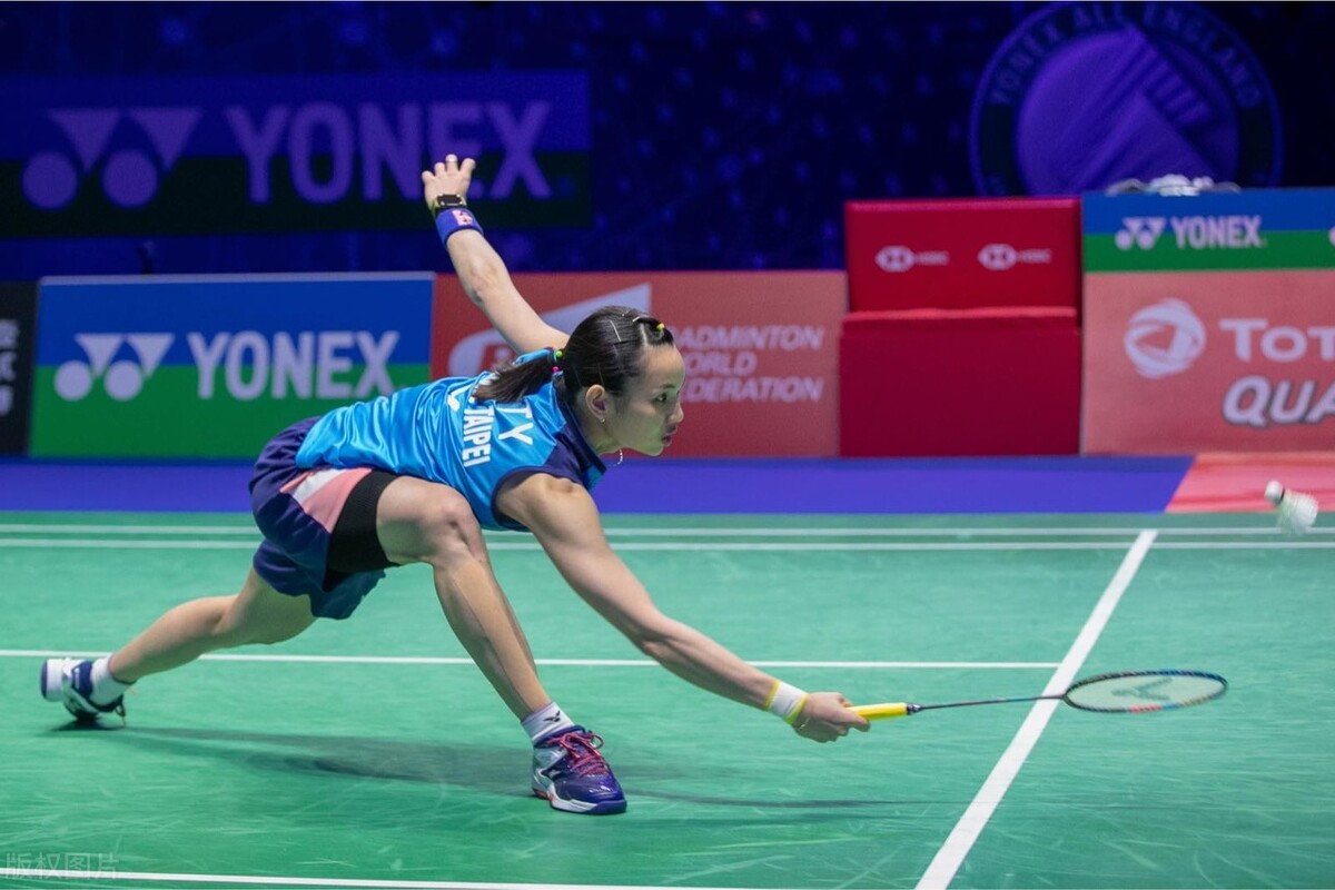 羽毛球单打发球规则常识,羽毛球正手提拉教学