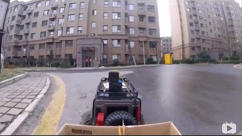 小姐姐遥控车卖馒头上央视,山东小姐姐用遥控车买馒头