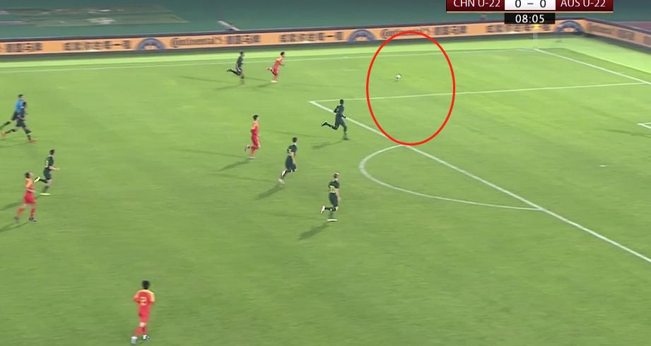 国足停球致敬武磊,武磊侧身凌空抽射破门国足2-0