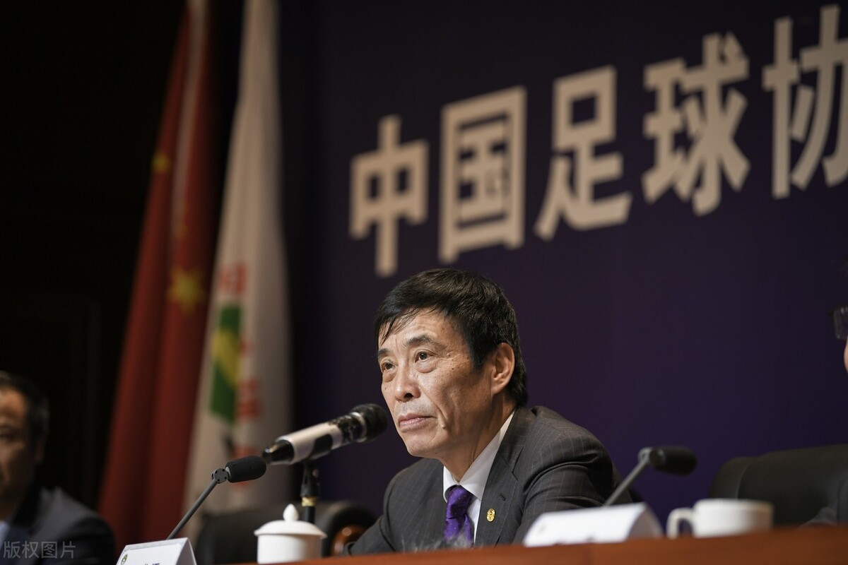 陈戌源麻烦了!曝足协1争议政策再酿*案惨**,中国足球迎来至暗时刻