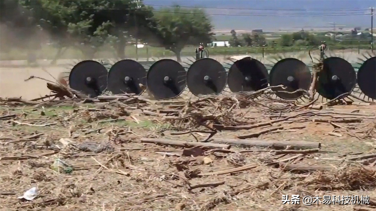 发明树桩拉拔机视频,德国最牛逼的树桩拉拔机