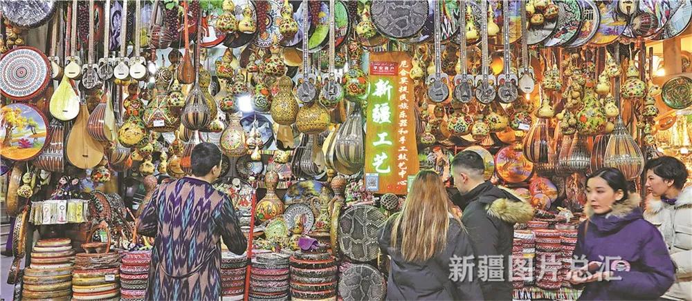 现在来新疆旅游的人多么,来新疆游客买什么最多