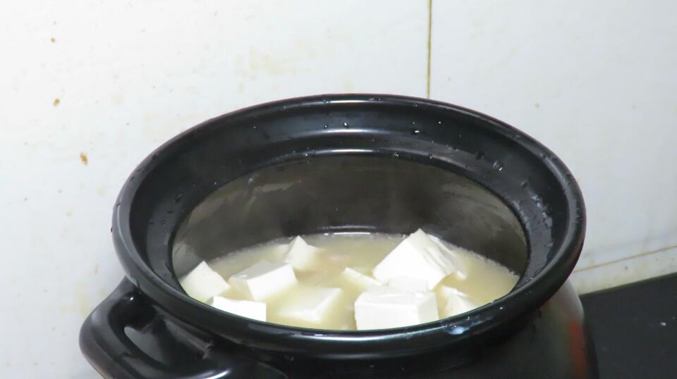 鱼头这样做太香了不煎不炸不炖汤,用鱼头做鱼头豆腐汤前如何处理