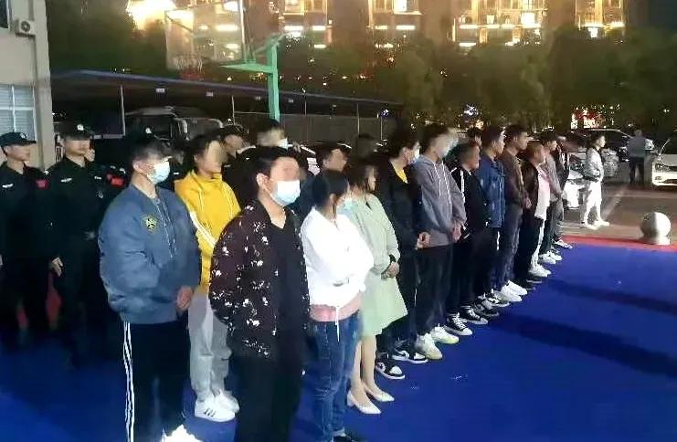 为了获取个人信息，你知道他们有多拼吗？