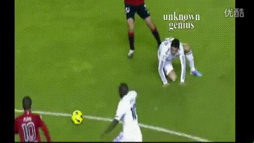 球王也假摔？盘点C罗假摔