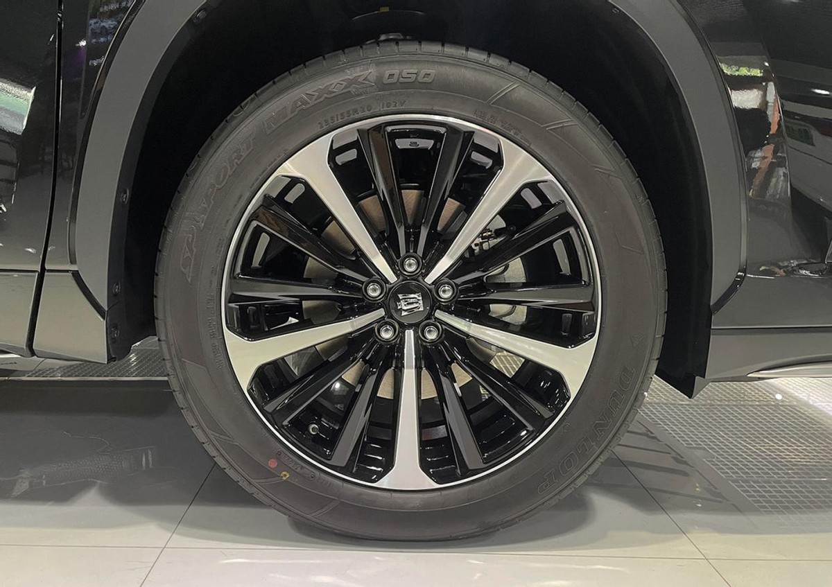 丰田皇冠陆放比汉兰达高级,皇冠陆放和全新汉兰达驾驶感受