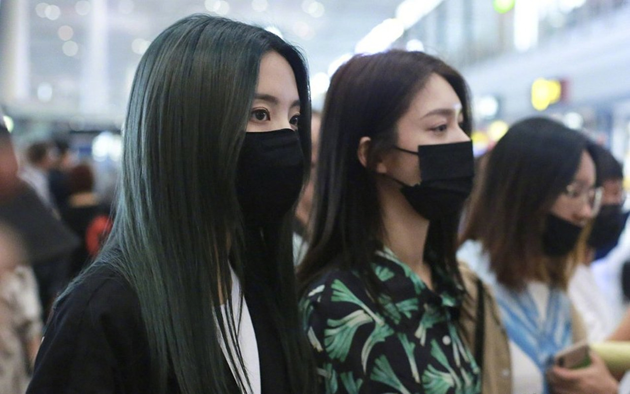 王菲年轻时穿搭高级感,最新王菲的穿衣搭配图片