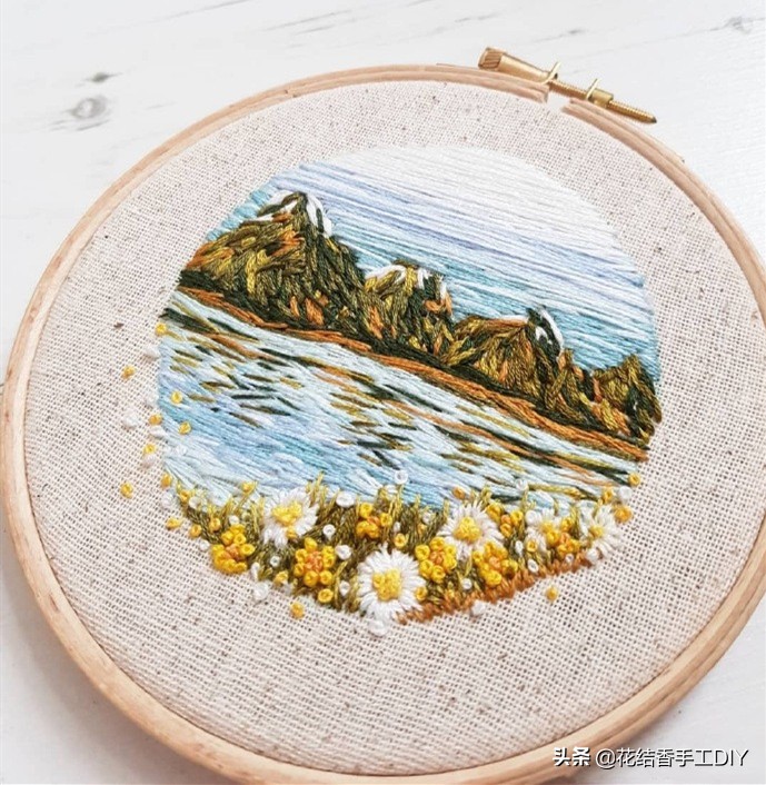 白t恤的刺绣用什么刺绣针法,刺绣简单小花朵