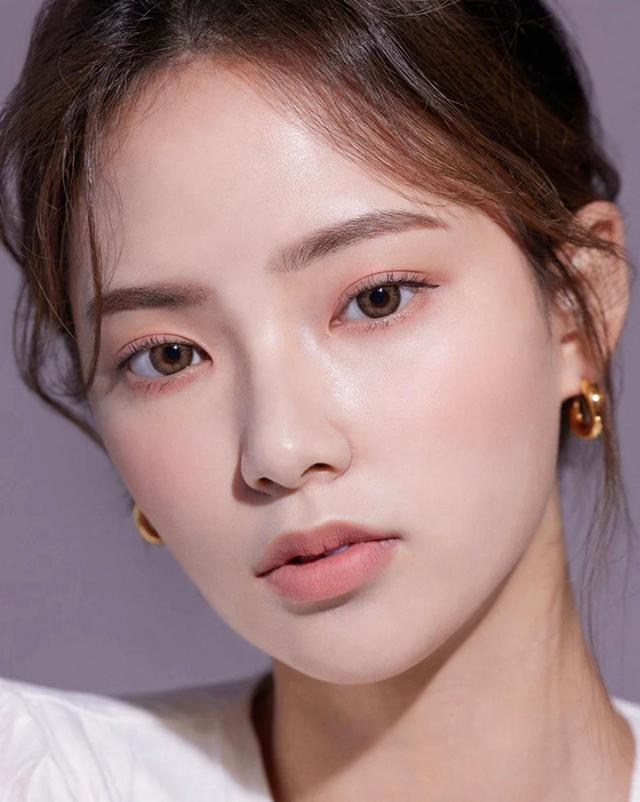 韩国低调灰色妆,南韩单眼皮妆